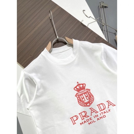 PRADA Prada 2022SS men's short-sleeved T-shirt is sure to be a big success this year PRADA Prada 2022SS men's short-sleeved T-shirt is sure to be a big success this year