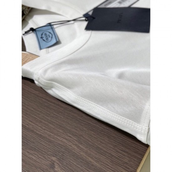 PRADA Prada 2022SS men's short-sleeved T-shirt The most popular product PRADA Prada 2022SS men's short-sleeved T-shirt The most popular product