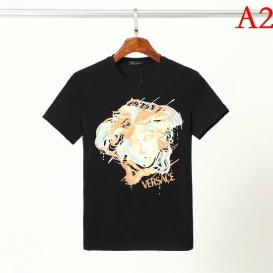 VERSACE Men's Short Sleeve T-shirt 2022 New Sold Out Required Limited SALE Versace VERSACE Men's Short Sleeve T-shirt 2022 New Sold Out Required Limited SALE Versace