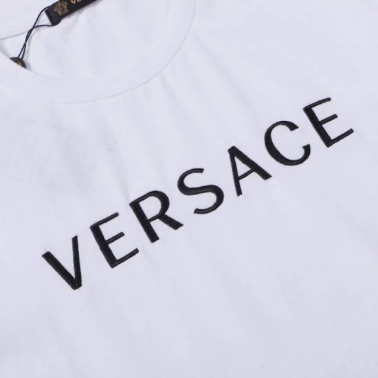 This summer is an eye-catching style Men's T-shirt 2022SS VERSACE Versace This summer is an eye-catching style Men's T-shirt 2022SS VERSACE Versace