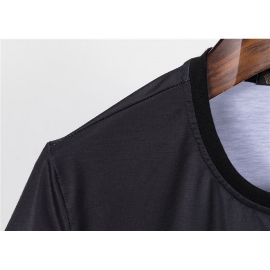 Perfect for summer outings Men's T-shirt 2022SS VERSACE Versace Perfect for summer outings Men's T-shirt 2022SS VERSACE Versace