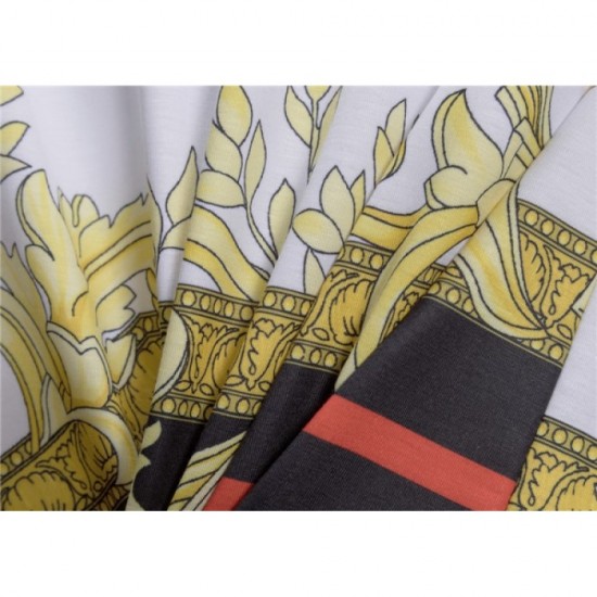 Perfect for summer outings Men's T-shirt 2022SS VERSACE Versace Perfect for summer outings Men's T-shirt 2022SS VERSACE Versace