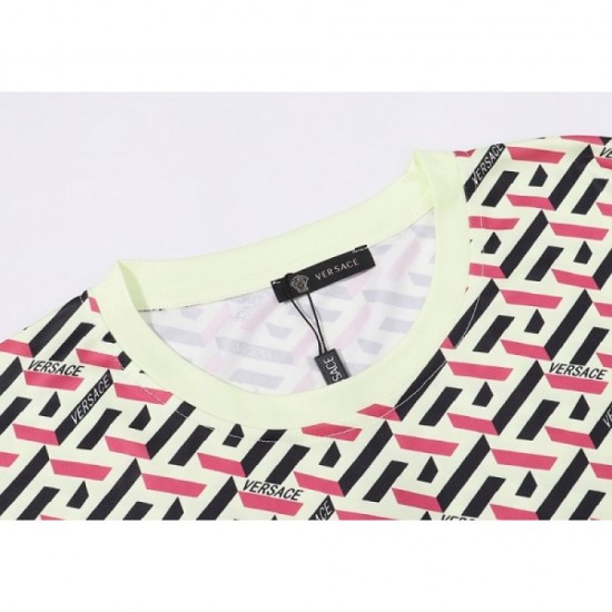 Men's T-shirt with the impression of a fashionable expert 2022SS VERSACE Versace Men's T-shirt with the impression of a fashionable expert 2022SS VERSACE Versace