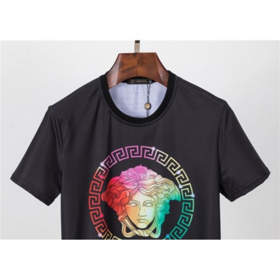 Unique items to play the leading role Men's T-shirt 2022SS VERSACE Versace Unique items to play the leading role Men's T-shirt 2022SS VERSACE Versace