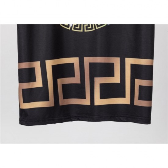 Unique items to play the leading role Men's T-shirt 2022SS VERSACE Versace Unique items to play the leading role Men's T-shirt 2022SS VERSACE Versace