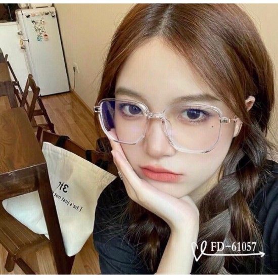 FENDI FENDI transparent glasses 2 colors can be selected Casual but highly sensitive FENDI FENDI transparent glasses 2 colors can be selected Casual but highly sensitive