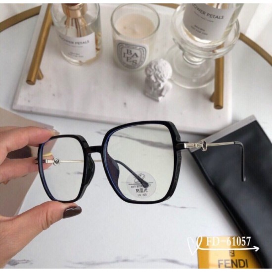 FENDI FENDI transparent glasses 2 colors can be selected Casual but highly sensitive FENDI FENDI transparent glasses 2 colors can be selected Casual but highly sensitive