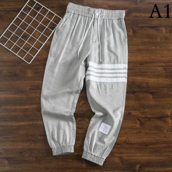 2022SS Popular item in magazines THOM BROWNE Thom Browne Sweat Joggers 2022SS Popular item in magazines THOM BROWNE Thom Browne Sweat Joggers
