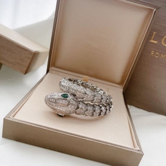 This season's must-have item BVLGARI Bvlgari 2022AW bracelet This season's must-have item BVLGARI Bvlgari 2022AW bracelet
