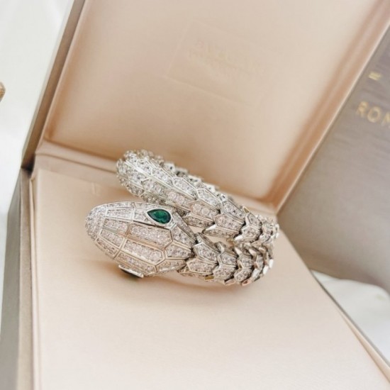 This season's must-have item BVLGARI Bvlgari 2022AW bracelet This season's must-have item BVLGARI Bvlgari 2022AW bracelet