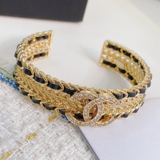 Japanese non-arrival extreme popularity CHANEL Chanel 2022AW bracelet Japanese non-arrival extreme popularity CHANEL Chanel 2022AW bracelet