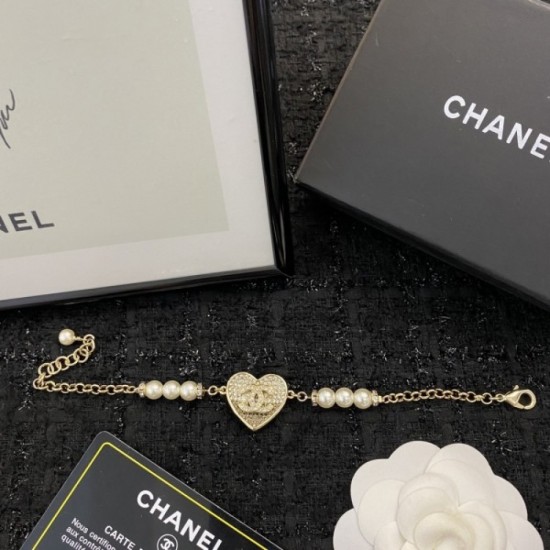 Hard to find new autumn items CHANEL Chanel 2022AW bracelet Hard to find new autumn items CHANEL Chanel 2022AW bracelet