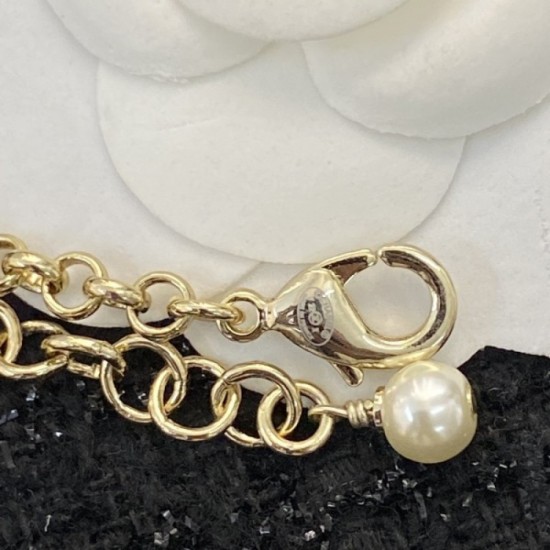 Hard to find new autumn items CHANEL Chanel 2022AW bracelet Hard to find new autumn items CHANEL Chanel 2022AW bracelet