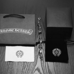 2022SS CHROME HEARTS Chrome Hearts love at first sight bracelet