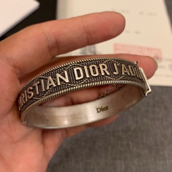 Emphasis on feeling of omission and comfort DIOR Dior 2022AW bracelet Emphasis on feeling of omission and comfort DIOR Dior 2022AW bracelet
