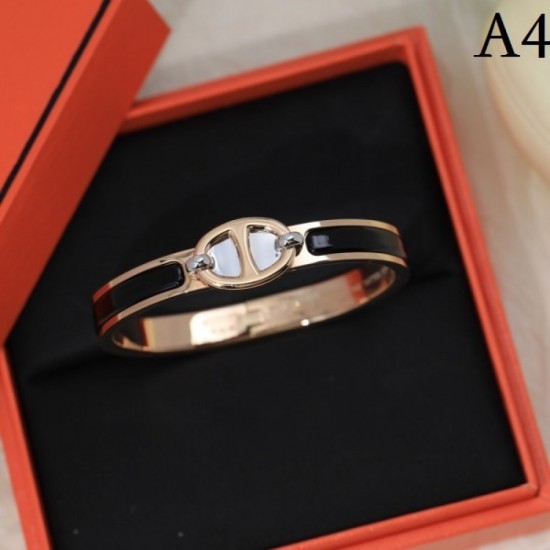New limited edition HERMES Hermes 2022AW bracelet New limited edition HERMES Hermes 2022AW bracelet