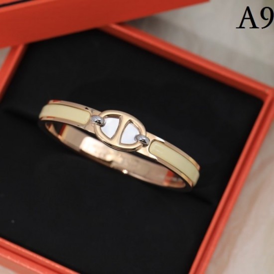 New limited edition HERMES Hermes 2022AW bracelet New limited edition HERMES Hermes 2022AW bracelet