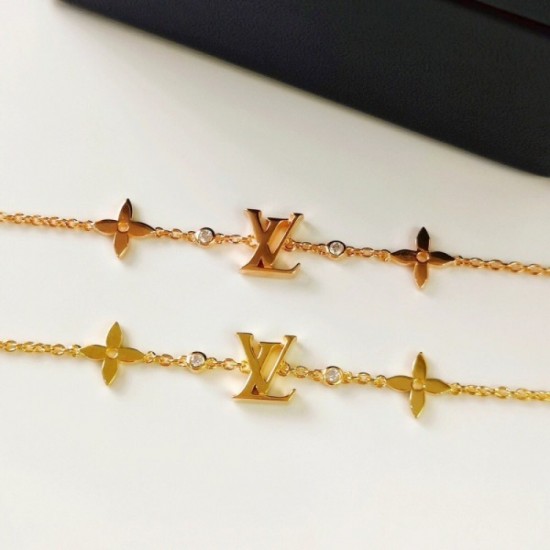 LOUIS VUITTON Louis Vuitton 2022SS bracelet magazine publication item LOUIS VUITTON Louis Vuitton 2022SS bracelet magazine publication item