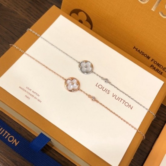 LOUIS VUITTON Louis Vuitton 2022SS bracelet for a casual look LOUIS VUITTON Louis Vuitton 2022SS bracelet for a casual look