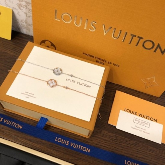 LOUIS VUITTON Louis Vuitton 2022SS bracelet for a casual look LOUIS VUITTON Louis Vuitton 2022SS bracelet for a casual look