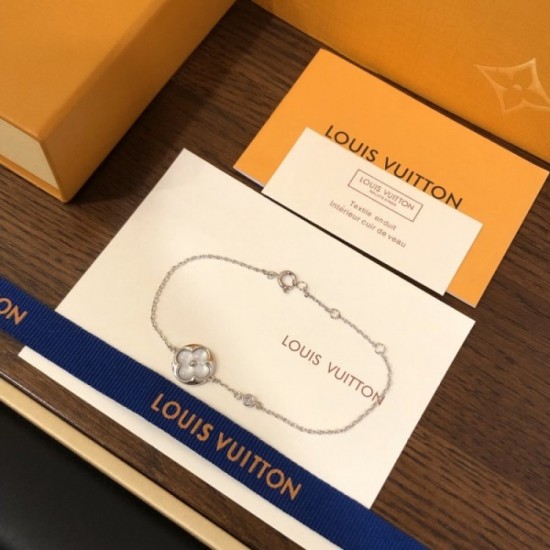 LOUIS VUITTON Louis Vuitton 2022SS bracelet for a casual look LOUIS VUITTON Louis Vuitton 2022SS bracelet for a casual look