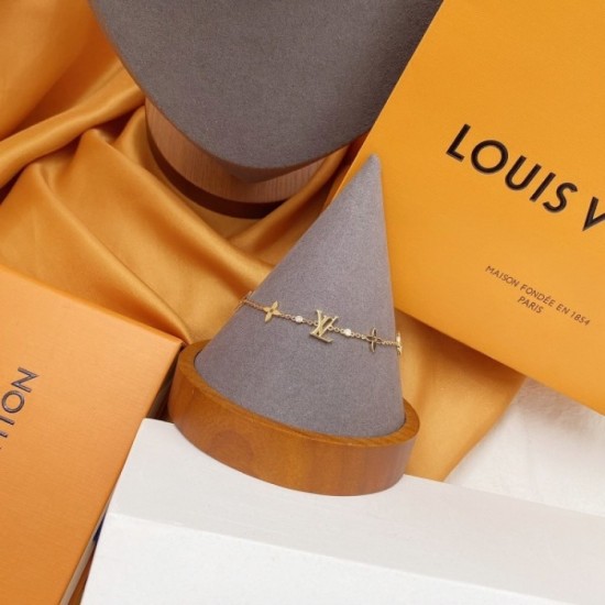 LOUIS VUITTON Louis Vuitton 2022SS bracelet increasing attention LOUIS VUITTON Louis Vuitton 2022SS bracelet increasing attention