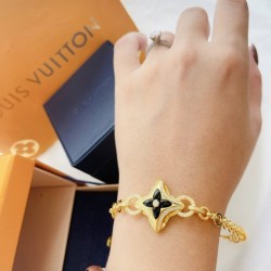 LOUIS VUITTON Louis Vuitton 2022AW bracelet with charm