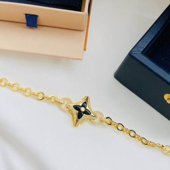 LOUIS VUITTON Louis Vuitton 2022AW bracelet with charm LOUIS VUITTON Louis Vuitton 2022AW bracelet with charm