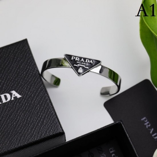 Overwhelmingly popular item PRADA Prada 2022AW bracelet Overwhelmingly popular item PRADA Prada 2022AW bracelet