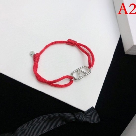 VALENTINO 2022SS bracelet active regardless of the season VALENTINO 2022SS bracelet active regardless of the season