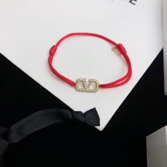 VALENTINO 2022SS bracelet There is a distinctive sense of omission VALENTINO 2022SS bracelet There is a distinctive sense of omission
