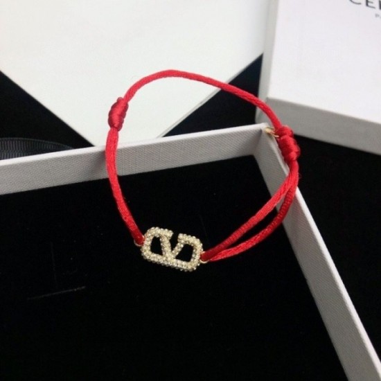 VALENTINO 2022SS bracelet There is a distinctive sense of omission VALENTINO 2022SS bracelet There is a distinctive sense of omission