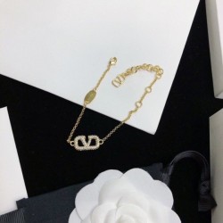 Sold out one after another VALENTINO Valentino 2022AW bracelet