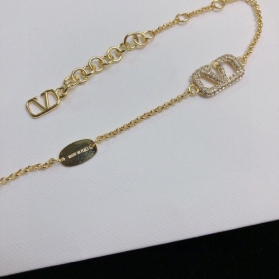 Sold out one after another VALENTINO Valentino 2022AW bracelet Sold out one after another VALENTINO Valentino 2022AW bracelet