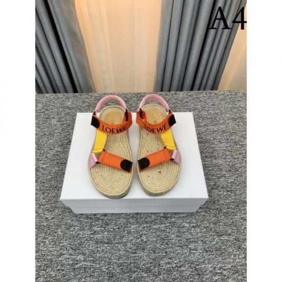 LOEWE Men's Sandals 2022SS This summer is an eye-catching style LOEWE Men's Sandals 2022SS This summer is an eye-catching style
