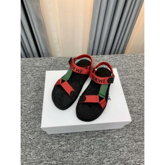 LOEWE Men's Sandals 2022SS This summer is an eye-catching style LOEWE Men's Sandals 2022SS This summer is an eye-catching style