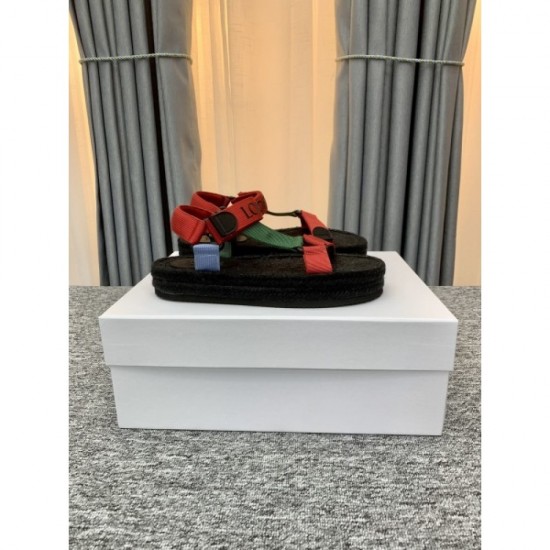 LOEWE Men's Sandals 2022SS This summer is an eye-catching style LOEWE Men's Sandals 2022SS This summer is an eye-catching style
