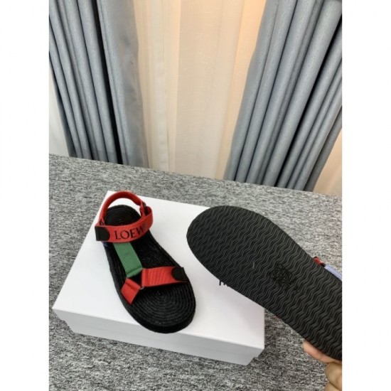 LOEWE Men's Sandals 2022SS This summer is an eye-catching style LOEWE Men's Sandals 2022SS This summer is an eye-catching style