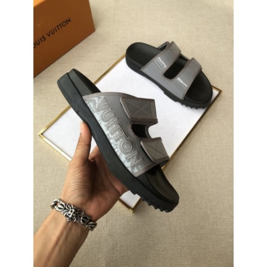 2022SS Pre-emptive Spring / Summer Limited New Men's Slippers LOUIS VUITTON Louis Vuitton 2022SS Pre-emptive Spring / Summer Limited New Men's Slippers LOUIS VUITTON Louis Vuitton