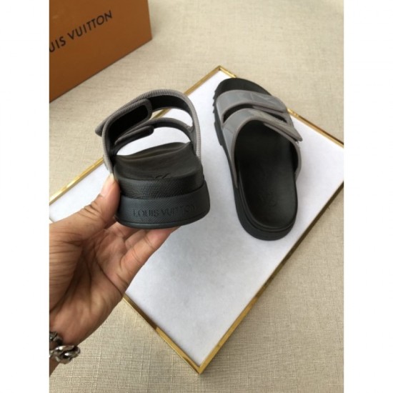 2022SS Pre-emptive Spring / Summer Limited New Men's Slippers LOUIS VUITTON Louis Vuitton 2022SS Pre-emptive Spring / Summer Limited New Men's Slippers LOUIS VUITTON Louis Vuitton