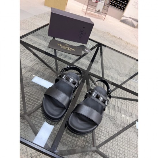 2022SS Men's sandals VALENTINO Valentino in a mature atmosphere 2022SS Men's sandals VALENTINO Valentino in a mature atmosphere