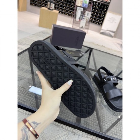 2022SS Men's sandals VALENTINO Valentino in a mature atmosphere 2022SS Men's sandals VALENTINO Valentino in a mature atmosphere