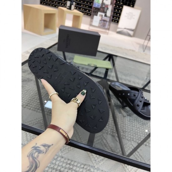 2022SS collection announced Men's slippers VALENTINO Valentino 2022SS collection announced Men's slippers VALENTINO Valentino