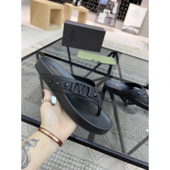2022SS Fashionable advanced men's slippers VALENTINO Valentino at a stretch 2022SS Fashionable advanced men's slippers VALENTINO Valentino at a stretch