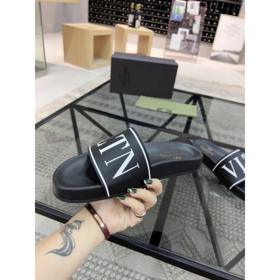 2022SS Cheapest Spring Summer Fashion Men's Slippers VALENTINO Valentino 2022SS Cheapest Spring Summer Fashion Men's Slippers VALENTINO Valentino
