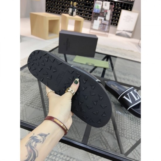 2022SS Cheapest Spring Summer Fashion Men's Slippers VALENTINO Valentino 2022SS Cheapest Spring Summer Fashion Men's Slippers VALENTINO Valentino
