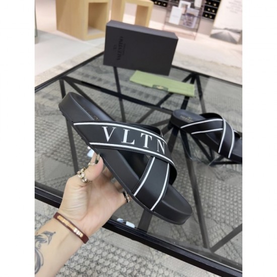 2022SS Trend New Men's Slippers VALENTINO Valentino 2022SS Trend New Men's Slippers VALENTINO Valentino