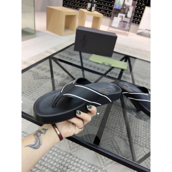 2022SS Attention to fashionable spring and summer Men's slippers VALENTINO Valentino 2022SS Attention to fashionable spring and summer Men's slippers VALENTINO Valentino