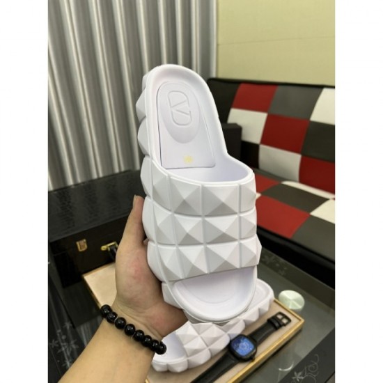 VALENTINO Men's Sandals 2022SS This season's hottest first-class items VALENTINO Men's Sandals 2022SS This season's hottest first-class items