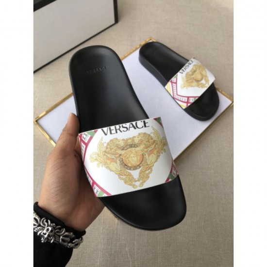 2022SS Men's slippers with a strong feeling VERSACE Versace 2022SS Men's slippers with a strong feeling VERSACE Versace